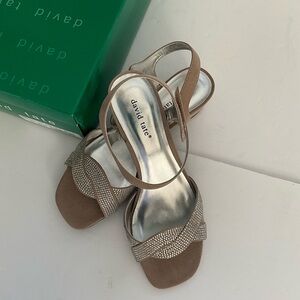 David Tate Rona Champagne Nova Suede Embellished Dress Shoes Size 10WW